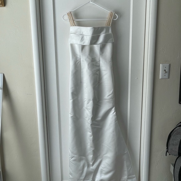 Pearl Embellished Satin Sheath White Dress - Picture 4 of 12